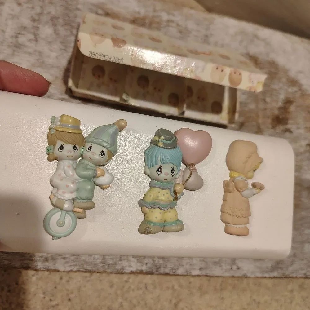 Rare Precious Moments Refrigerator Magnets Figurine Set with Pastel Colors